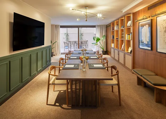 Via Sants Hotel Barcelona, Tapestry Collection By Hilton