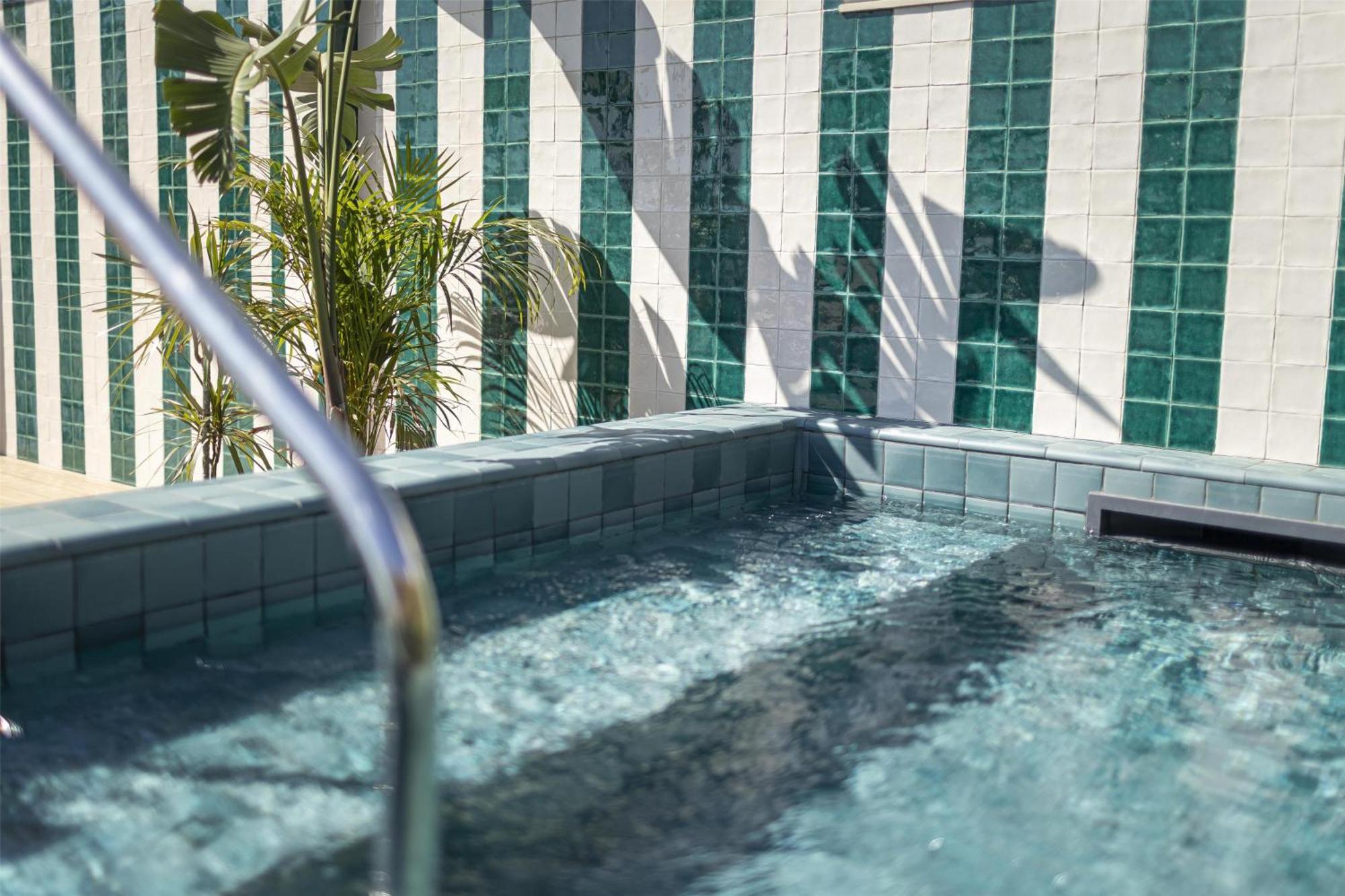 Hotel Via Sants Barcelona, Tapestry Collection By Hilton 4*